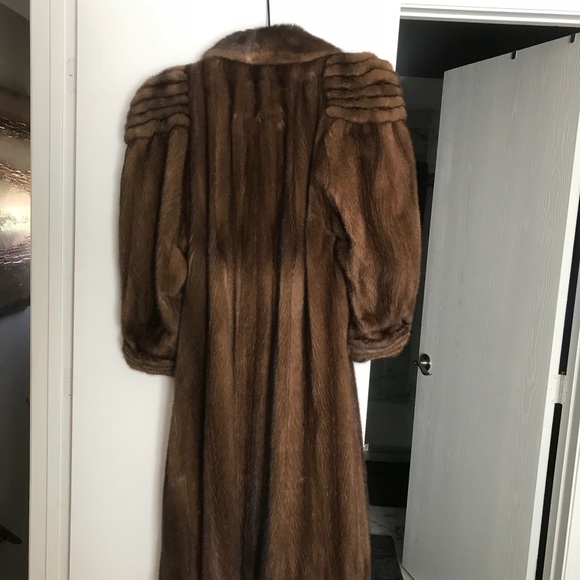 Mink coat - Picture 2 of 2